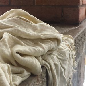 💜Free with Purchase~ Off White Scarf